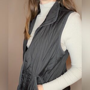 Old Navy Dark Black Quilted Vest with Pockets